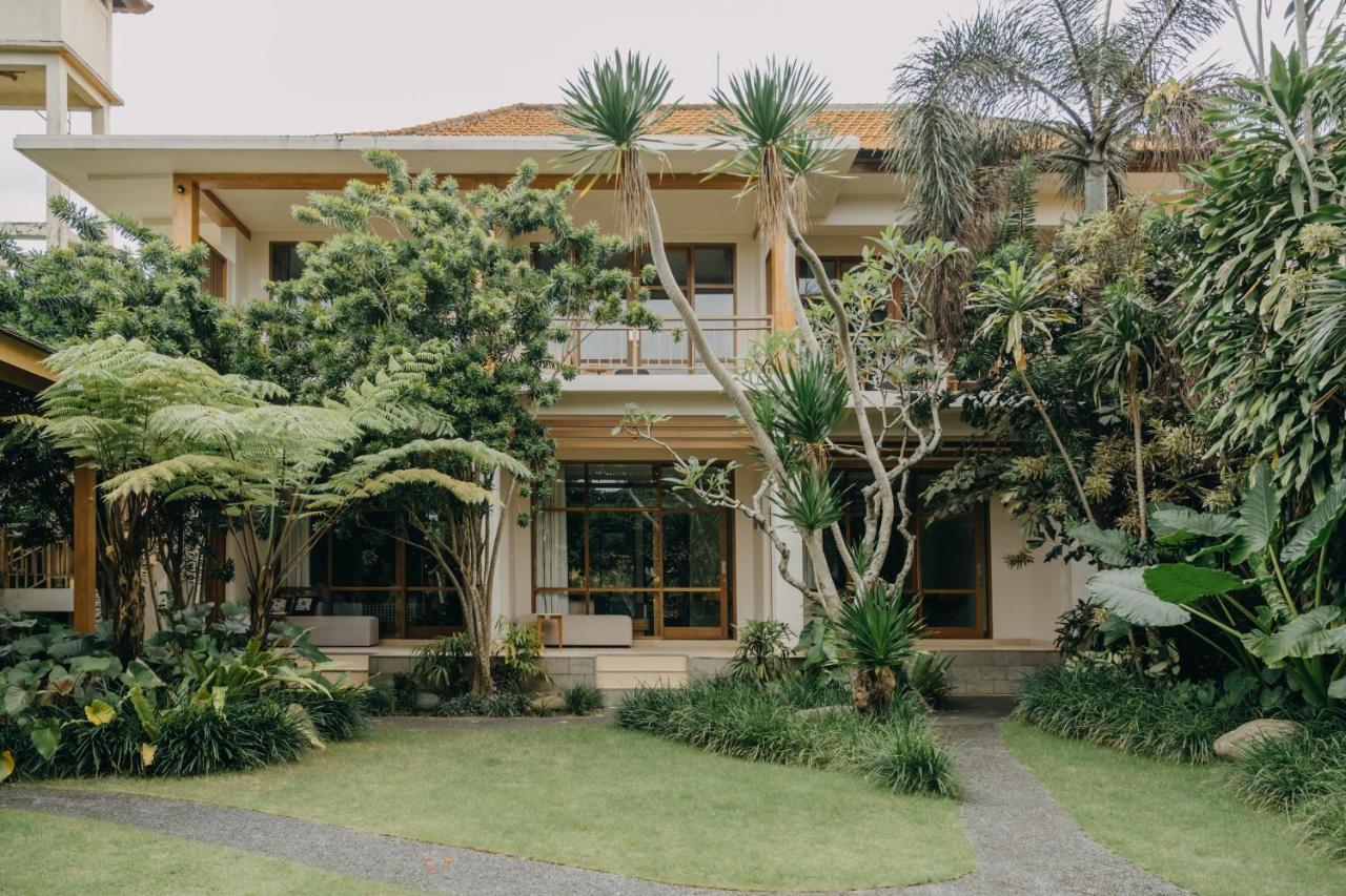 Wana Karsa Ubud Hotel Exterior photo